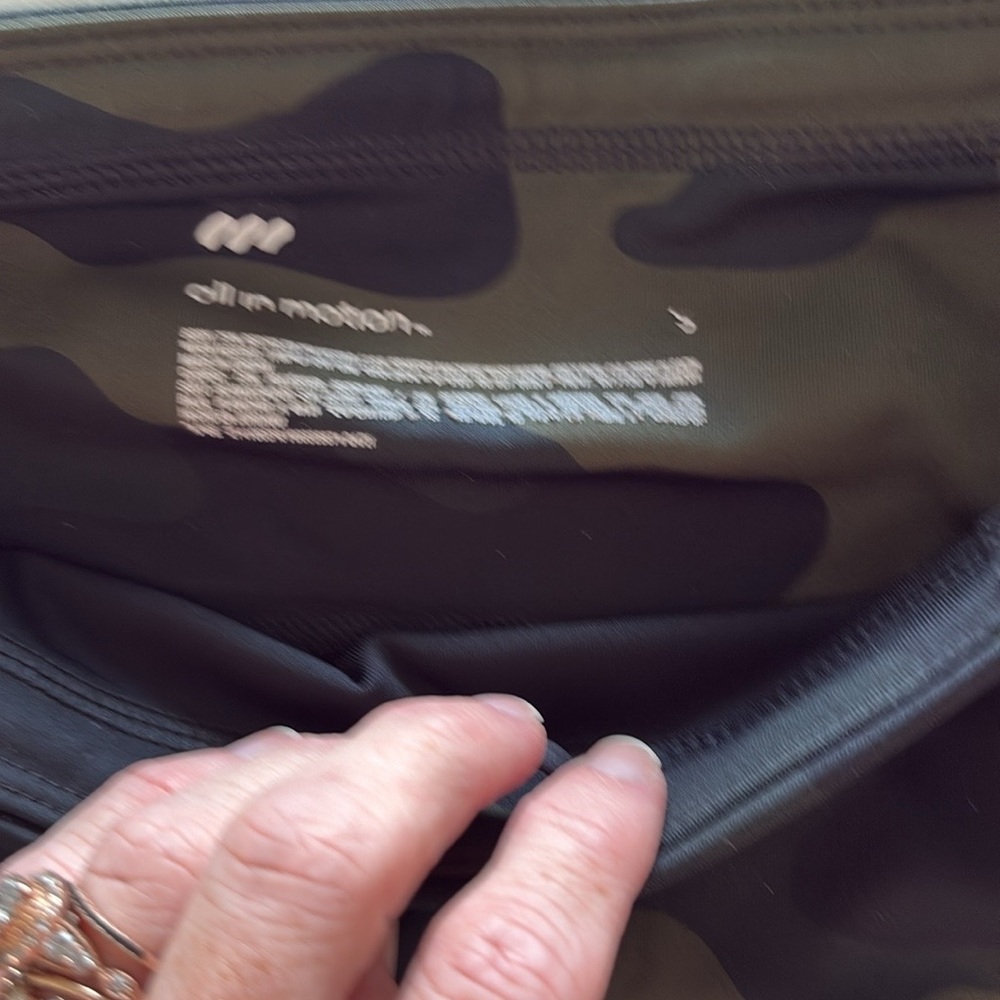 Target All in Motion Small Camo Work Out Set - Picture 9 of 11